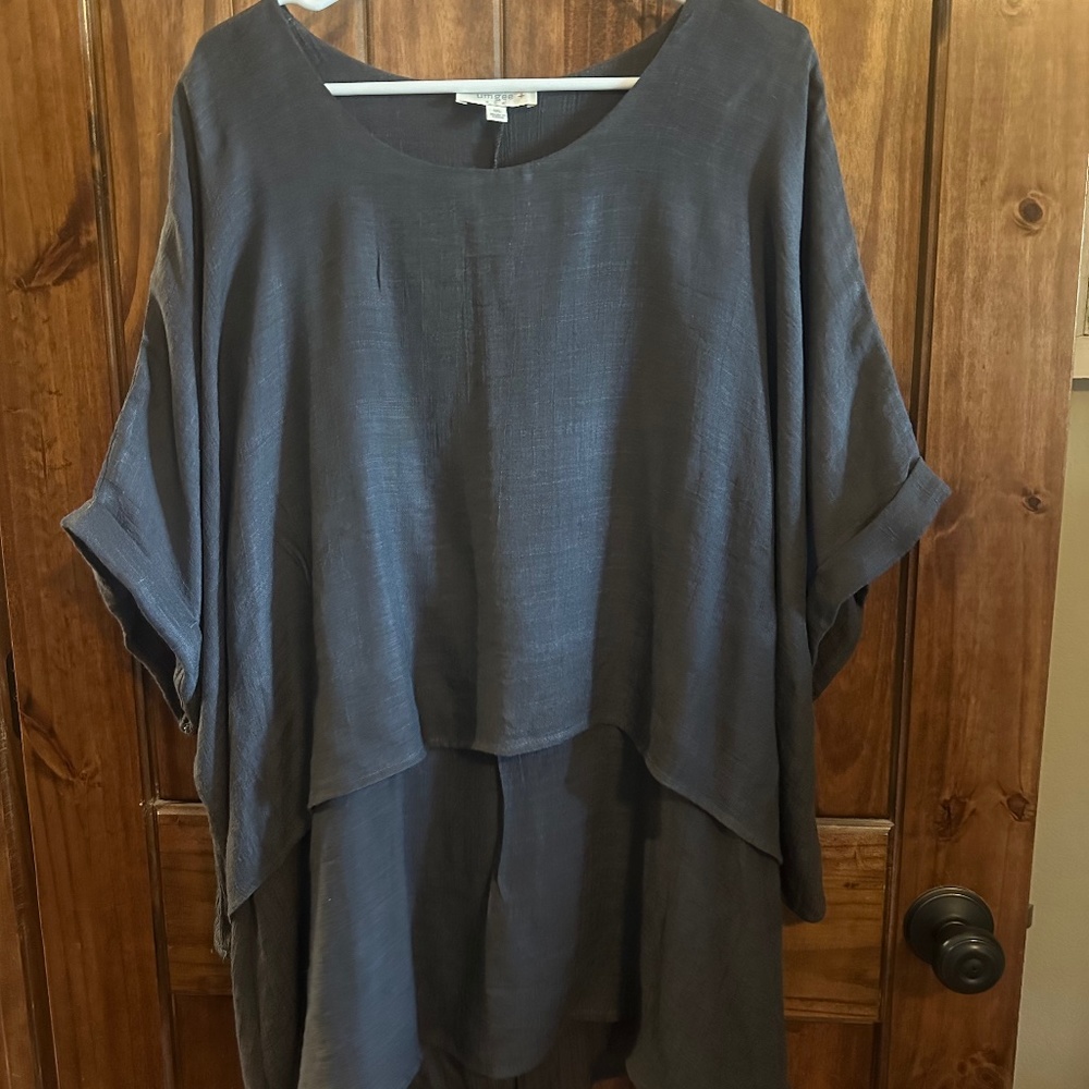 Umgee Boutique Ladies Top, Dark Gray